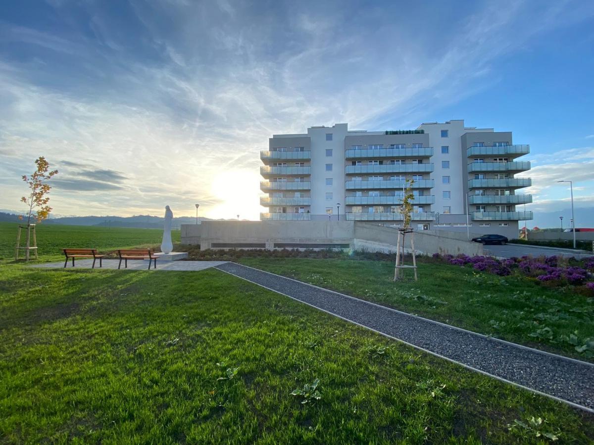 Moderny Apartman S Vyhladom Na Vysoke Tatry Попрад Экстерьер фото